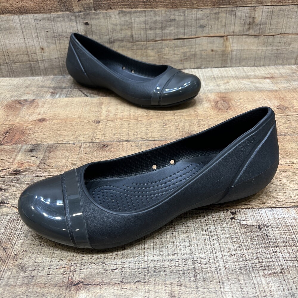Crocs Womens Black Rubber Comfort Flats Gray Cap Toe Size 8